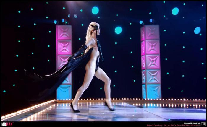 Aquaria Serves a Nude Look for Instagram
