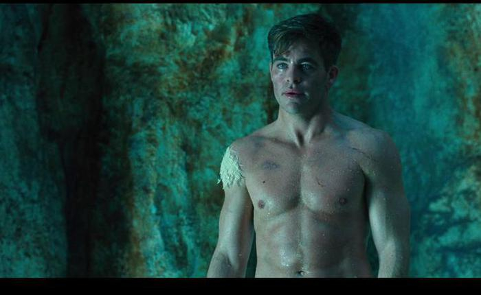 Chris Pine Asks Why More Men Aren't Going Nude