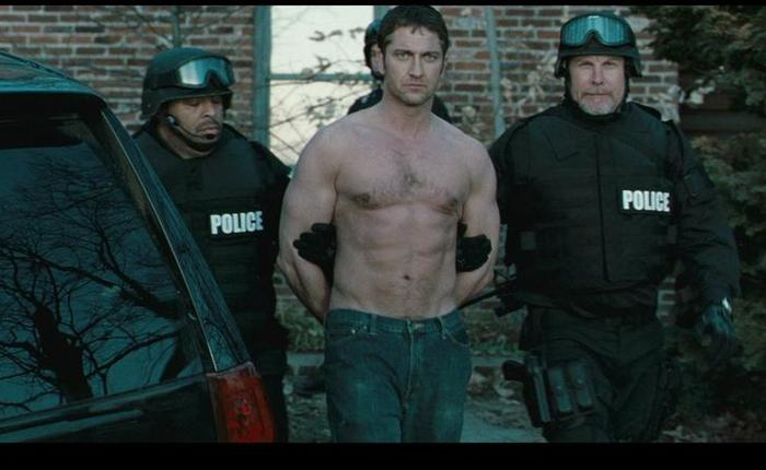 Sexy Zaddy Gerard Butler Reads Sexy Tweets Out Loud 
