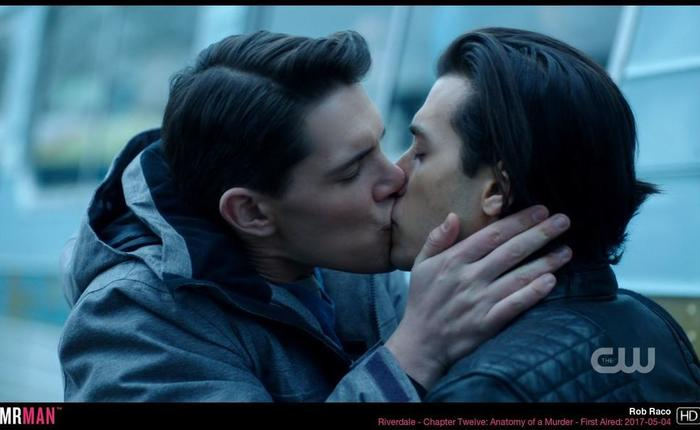 Rob Raco Talks About Kissing Casey Cott with Tuna Breath