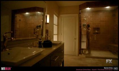 Shower scene in American Crime Story