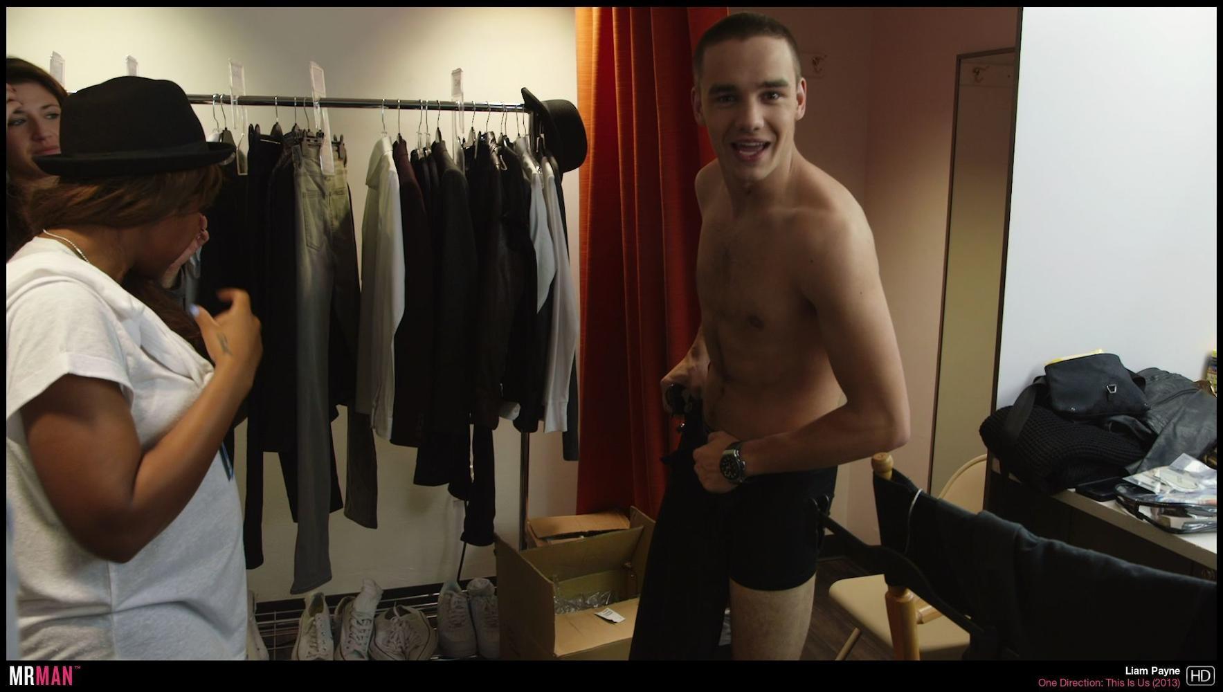 Liam Payne FINALLY Poses Naked
