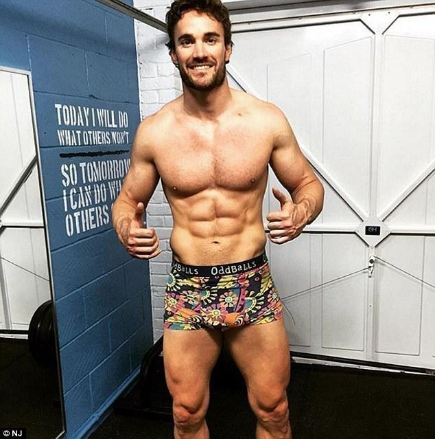 Delicious Rugby Player Thom Evans to Have Massive Nude Photo Auctioned for Sexual Health