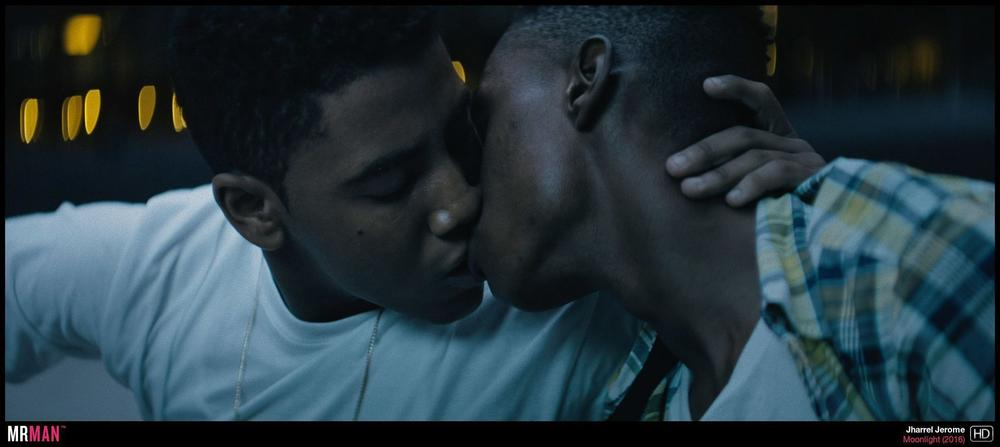 Moonlight's Ashton Sanders and Jharrel Jerome Win Best Kiss at MTV Movie Awards