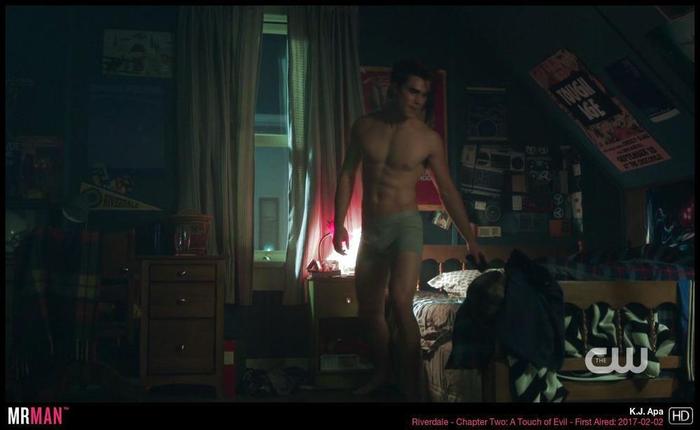 Hold Onto Your Butts: A Riverdale Season 2 Update