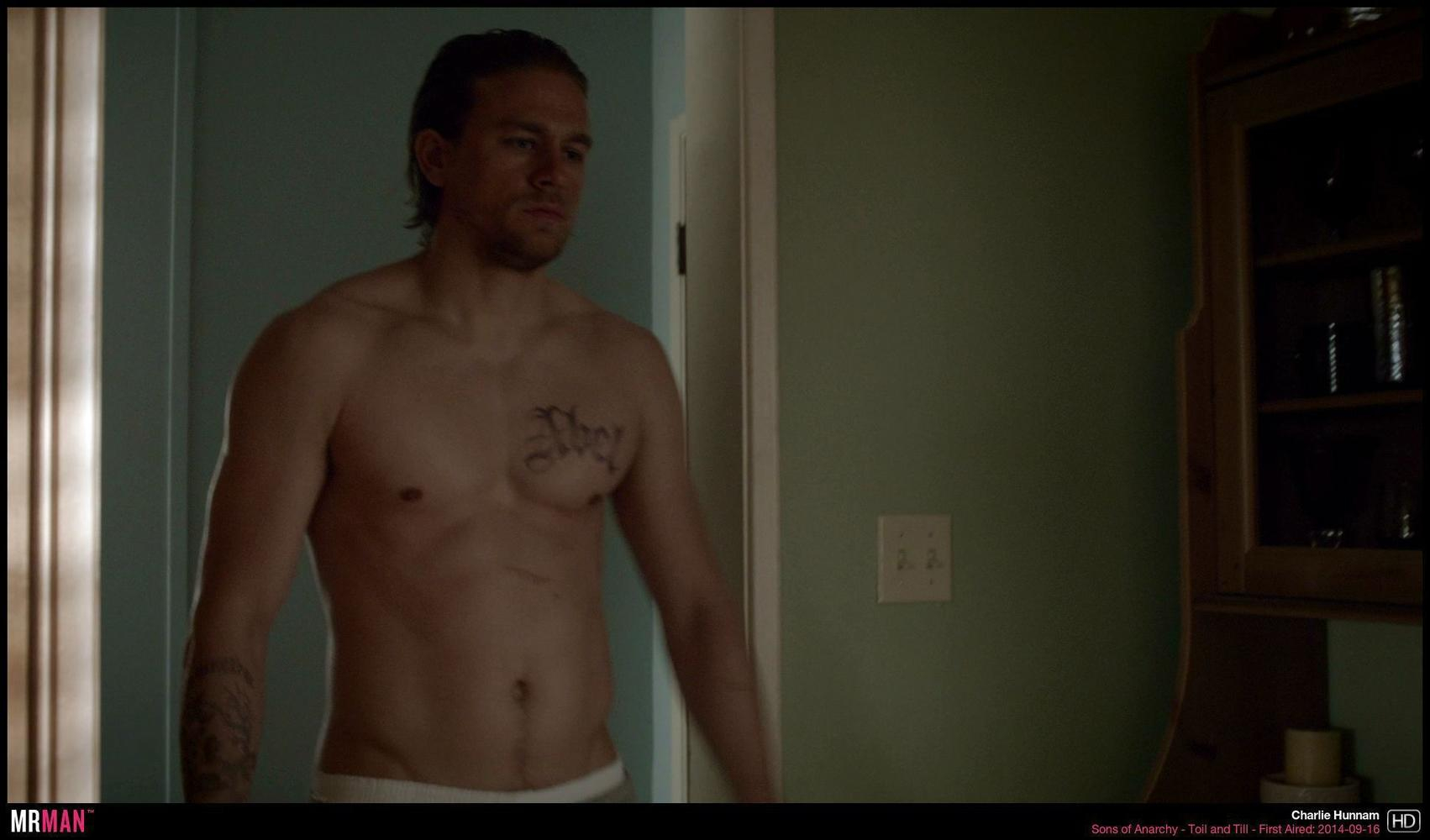 Here's Your Reminder That Charlie Hunnam Apparently Has a 12-Inch Cock