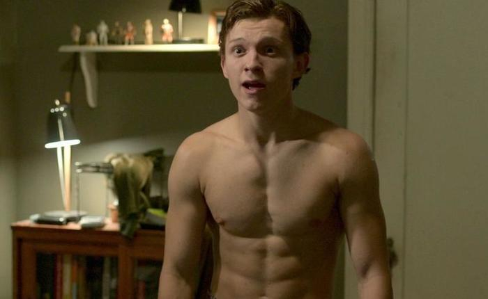 GIFs Of The Day: Tom Holland Is Walking Gay Porn In These Scenes