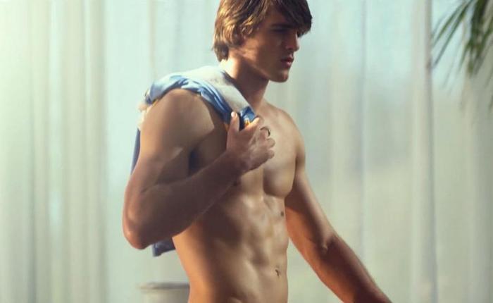 VOTE For The Battle of the Bulge: Noah Centineo vs. Jacob Elordi!