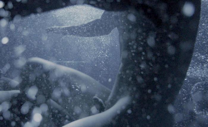 10 Sexy GIFs of Nude Dudes Skinny Dipping