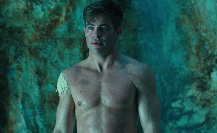 People Want Chris Pine To Destroy Them After New Pic Revealed