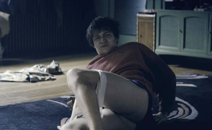 Tom Holland’s Shows His Ass in This New Scene 
