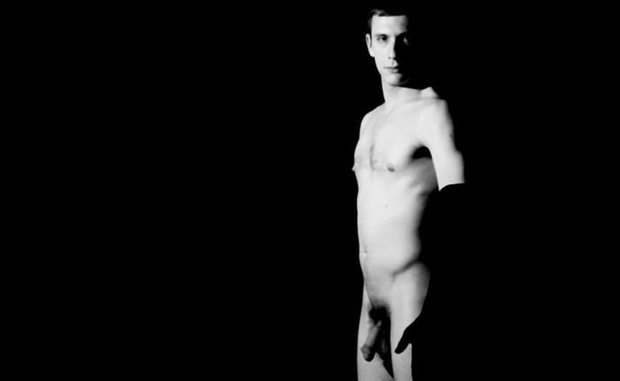 Foreign Film Friday: Black-and-White Dick in Venus in the garden