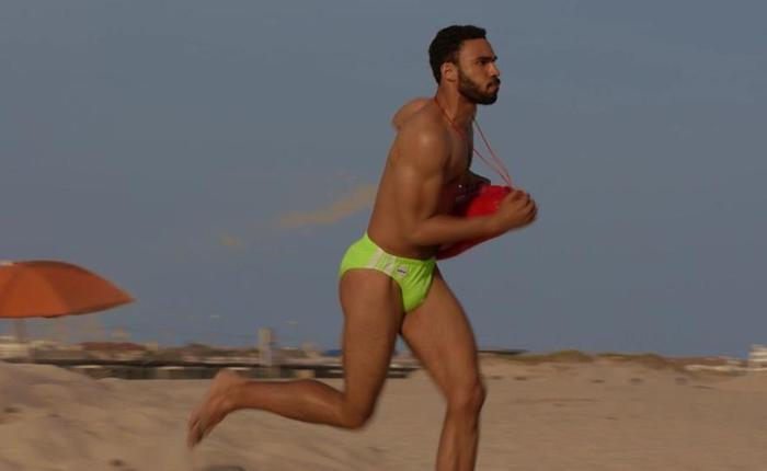 Sexy Pose Recap Before The Final Season Premiers On May 2nd
