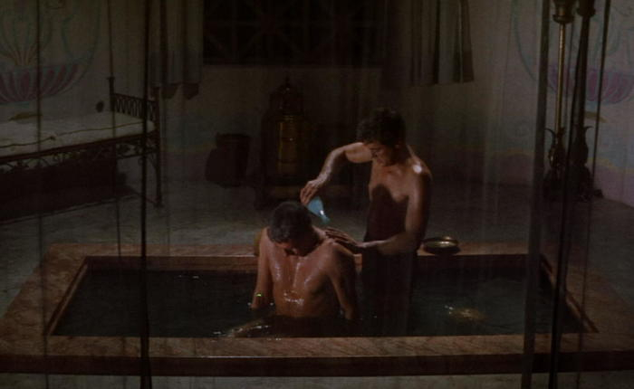 #TBT: That Time Laurence Olivier Was SO Gay in Spartacus 