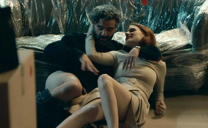 Let’s Take Another Look at Oscar Isaac’s Penis 