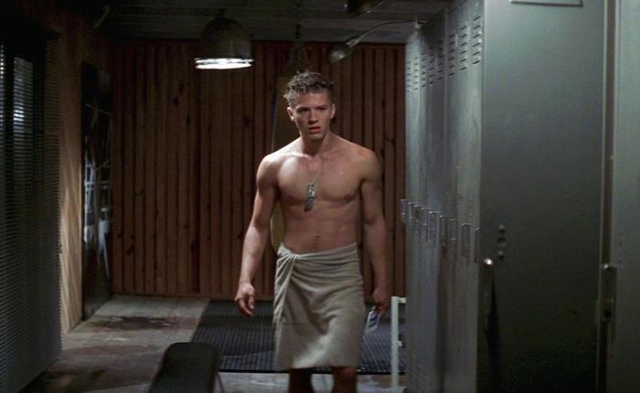 10 Hot Guys in Slasher Flicks