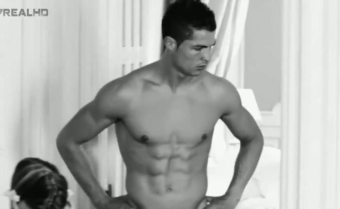 Soccer Superstar Cristiano Ronaldo Caught Showering