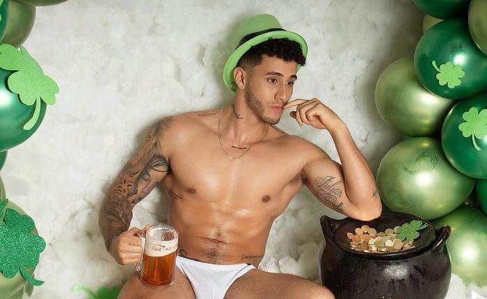 Irish Man Colin Farrell and More Cam Boys Getting Naked on St. Paddy’s Day