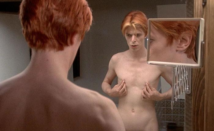 Let's See How the Nude Scenes in The Man Who Fell to Earth Compares to the Sexy Original