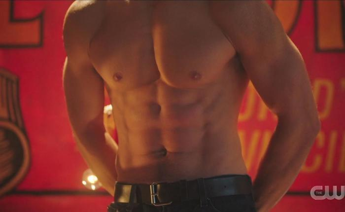 TV Nudity Report: Outlander, The Man Who Fell to Earth, Riverdale, Mayans M.C. 4.26.22