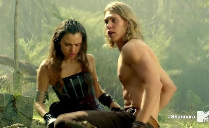 Want To See Elvis Star Austin Butler Naked? Sorry, You Can't. But You Can See Him Shirtless