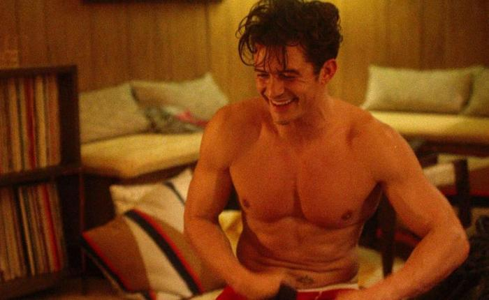 Orlando Bloom Is HOW OLD? See Dad Lift Weights Shirtless On Instagram