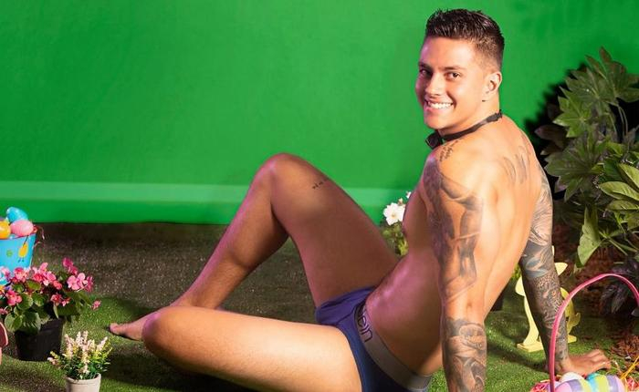 Paul Wesley and More Ripped Cam Guys on Flirt4Free