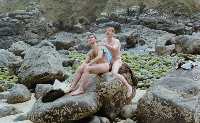 HE Went Nude?! 10 Celebs You Won’t Believe Went Nude