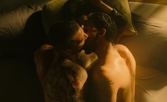 GIFs Of The First Gay Scene In The 365 Days Cinematic Pooniverse
