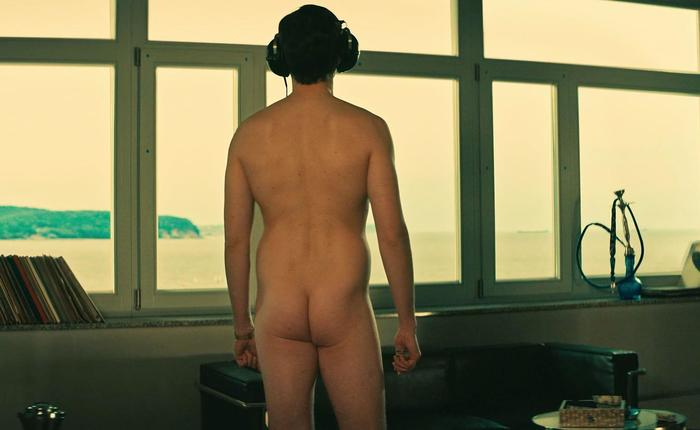 Now Streaming: Bardo, Glitter Season 1, The Recruit Season 1, Apocalypse Now, Greenfingers, and More! 11.21.22
