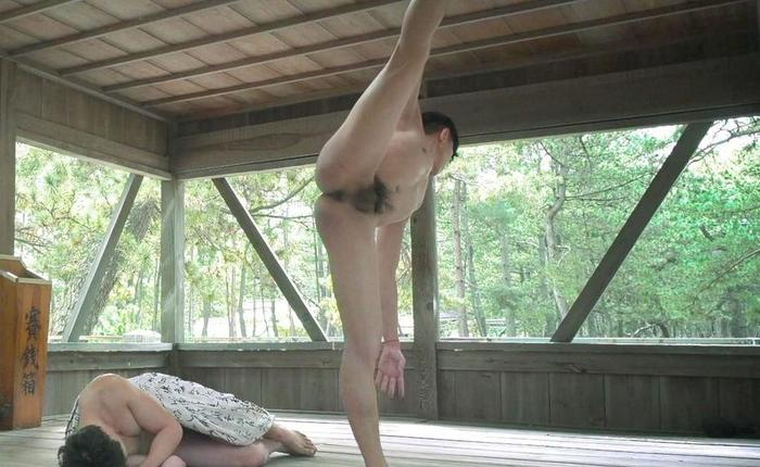 A Guy Dances Out His Butthole In The Movie 'Apostles' (See It HERE)