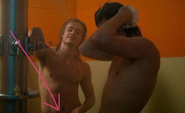 GIFs Of Dacre Montgomery Shirtless In Stranger Things, Plus His Homoerotic Shower With Joe Keery