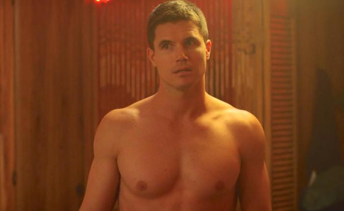 Robbie Amell’s Ripped Chest and More Hunks on Flirt4Free