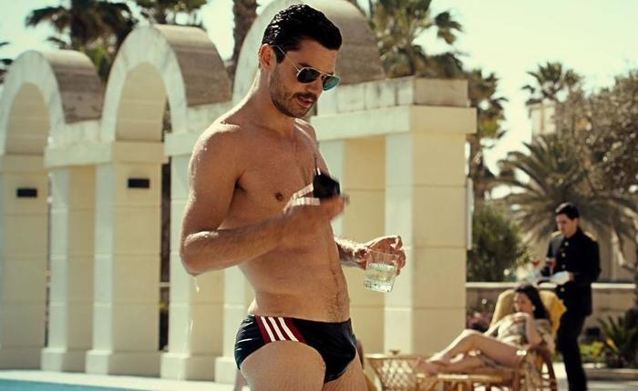 Banana Hammock-ondas: Actors Showing Off For The Summer