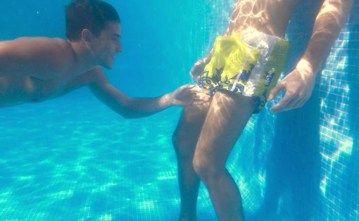 More Paparazzi Pics of Shirtless Manu Rios Have Emerged Online