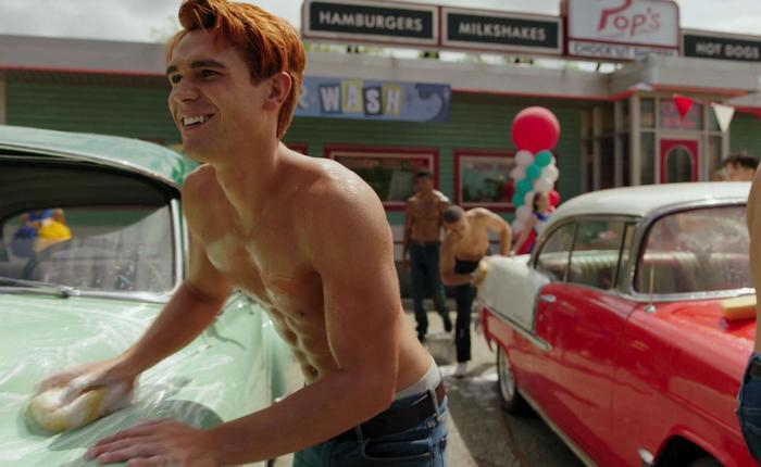 10 GIFs That Allow Us To Fully Appreciate K.J. Apa's Body On His Birthday