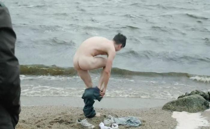 (VIDEO) Oliver (Barry Keoghan) Penis In Saltburn - The Shocking Saltburn Masturbating Scene, Gay Scene, And Nudity