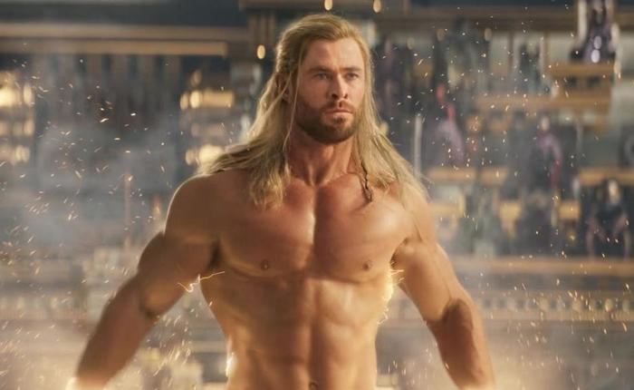 Naked Face-Off: Chris Hemsworth vs Tom Burke