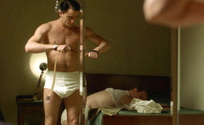 Gay Sex From 'Queer' Movie: Daniel Craig And Drew Starkey Nude