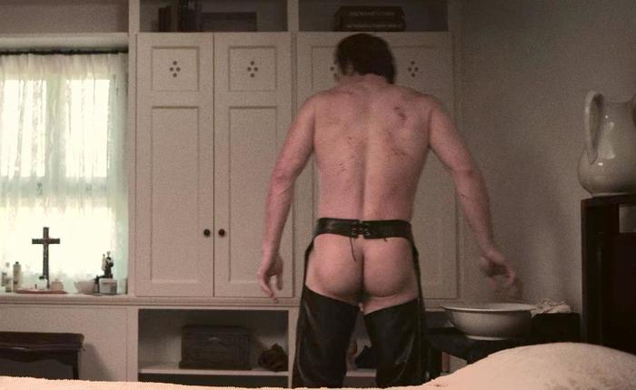 10 New Actors Who Have Shown Their Ass in Horror Movies
