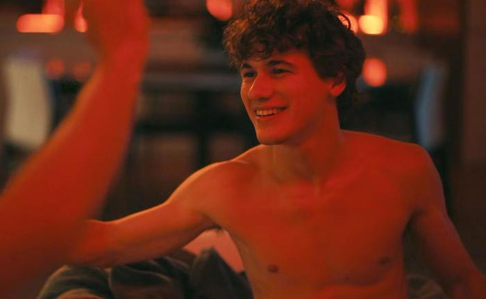 Lochlan (Sam Nivola) Jerking Off Saxon (Patrick Schwarzenegger) On The White Lotus (FULL SCENE)