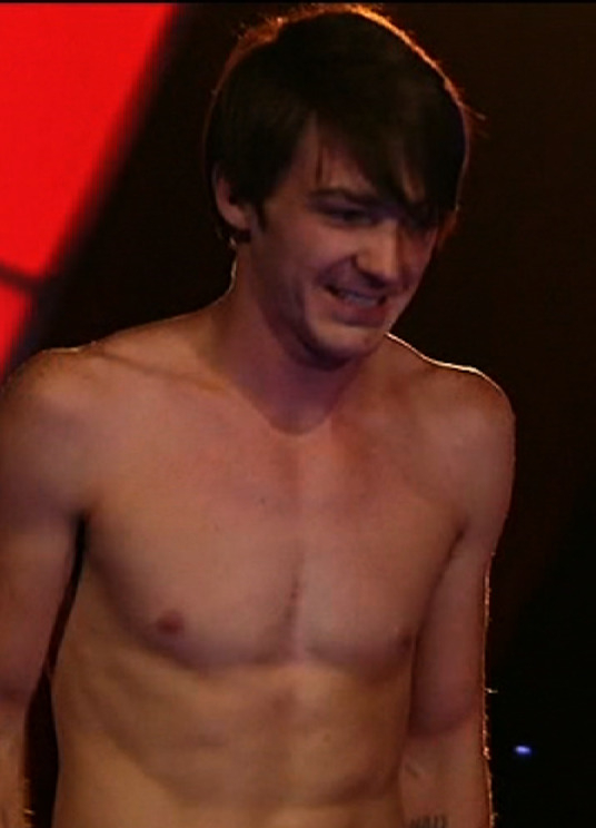 Drake Bell Nude 39300