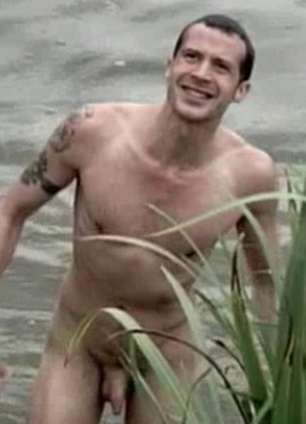 Barnaby Metschurat Nude Photos 42405