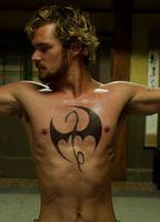 Finn Jones Nude 32148