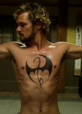 Finn Jones Nude 32148