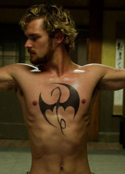 Finn Jones Nude 32148