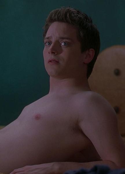 Elijah Wood Sexy Photos 29277