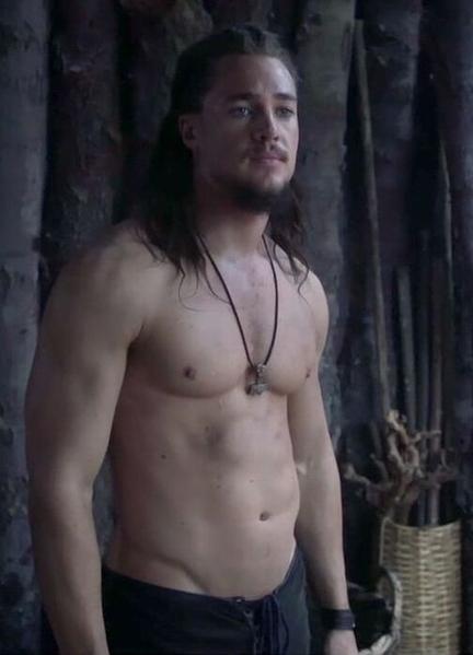 Alexander Dreymon Nude 29328