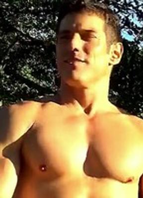 Benjamin James Shirtless 49506