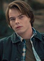 Charlie Heaton Nude Scenes 52443